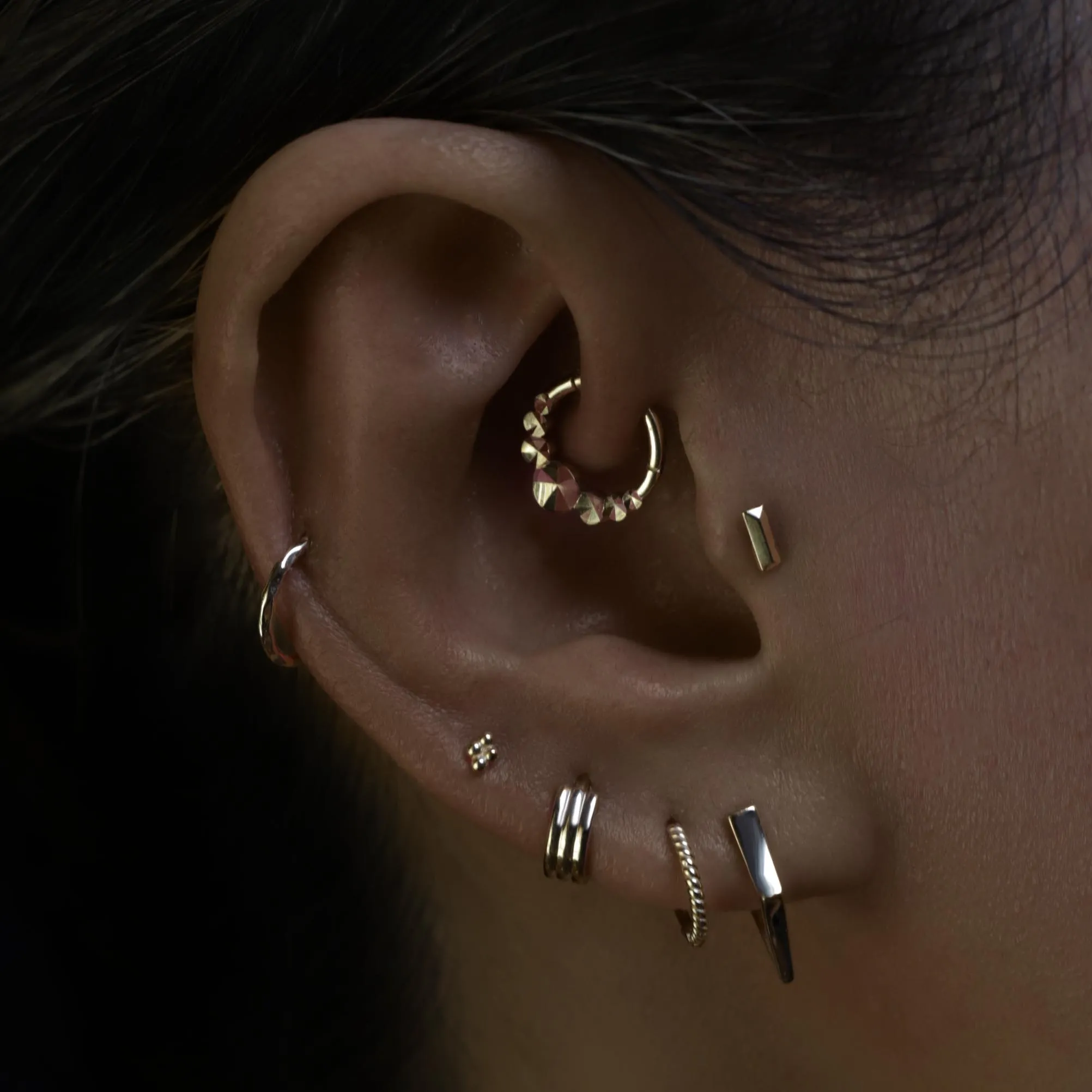 14k Gold Sleek Edge Hoop Earring